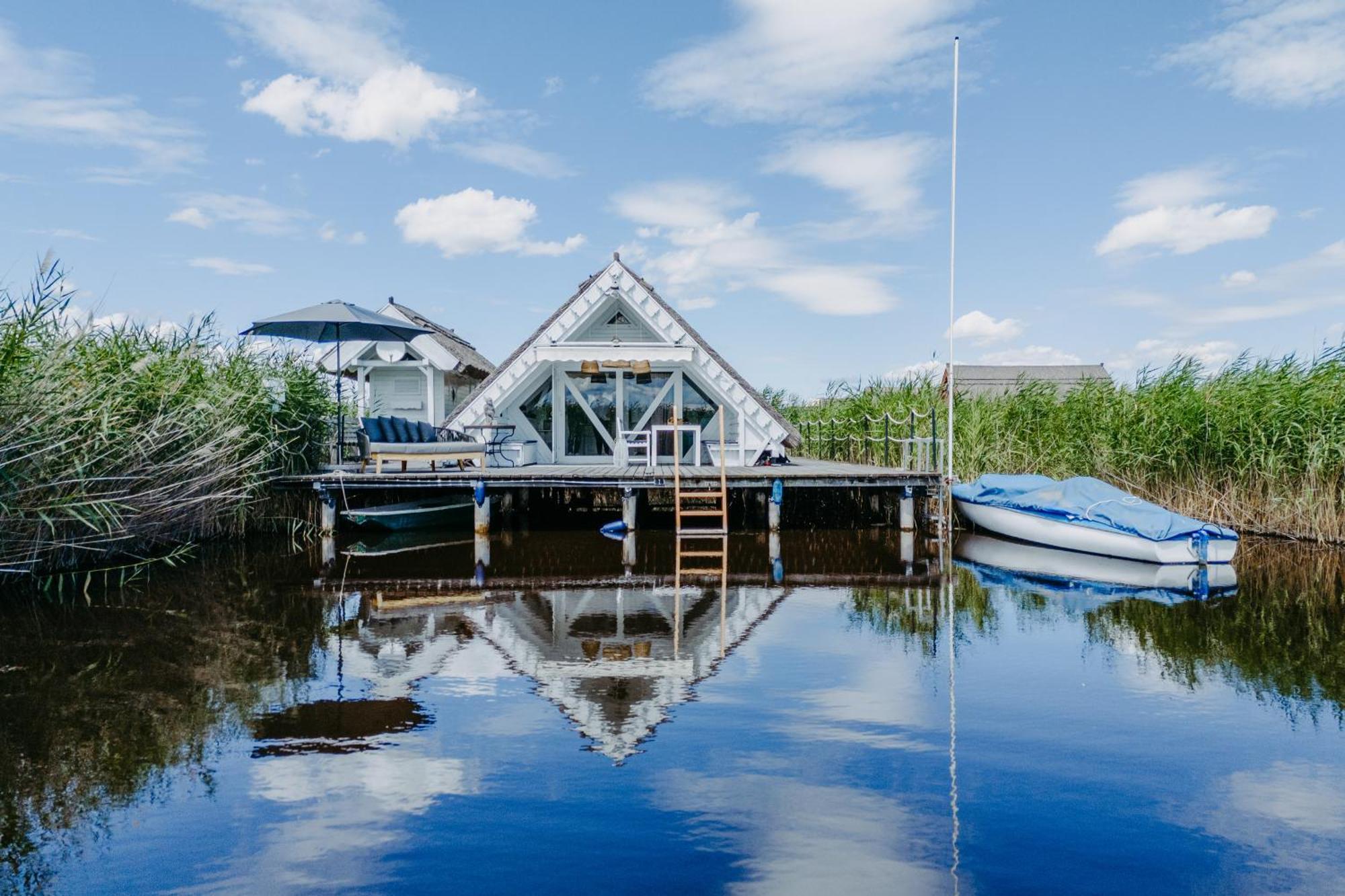 Seehuette Neusiedlersee - Seehaus Inklusive Elektroboot ルスト エクステリア 写真