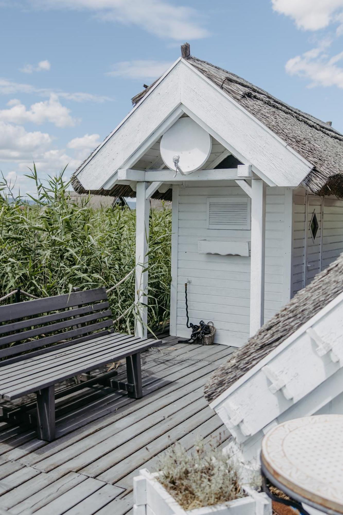 Seehuette Neusiedlersee - Seehaus Inklusive Elektroboot ルスト エクステリア 写真