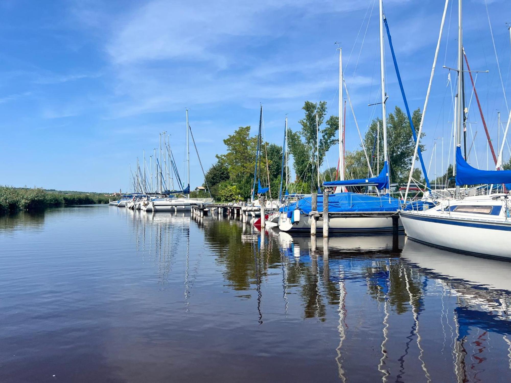 Seehuette Neusiedlersee - Seehaus Inklusive Elektroboot ルスト エクステリア 写真